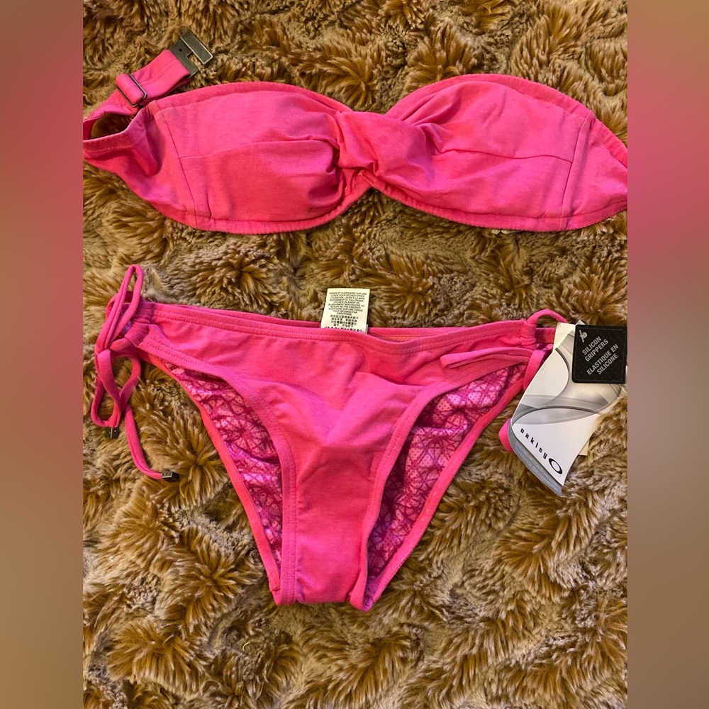 NWT Oakley bikini in color pink blast